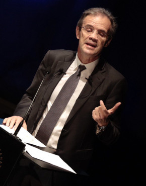 El presidente de CaixaBank, Jordi Gual, protagonista de la V edición de “Diálogos con la Sociedad”, promovidos por el Consejo Social de la UGR