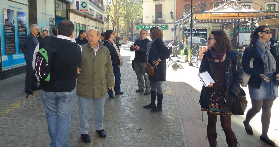 Plaza del Campillo, primeros debates