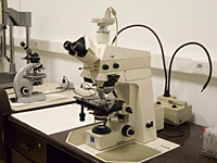 Microscopios de polarización Zeiss para investigación y enseñanza