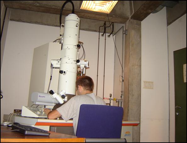 Microscopio electrónico de transmisión