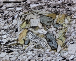 Asociación mineral que incluye cloritoide, distena, estaurolita y biotita en esquistos del complejo Nevado-Filábride (Béticas).