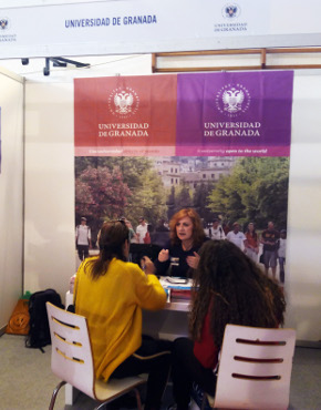 Stand de la UGR en la Feria de Marruecos
