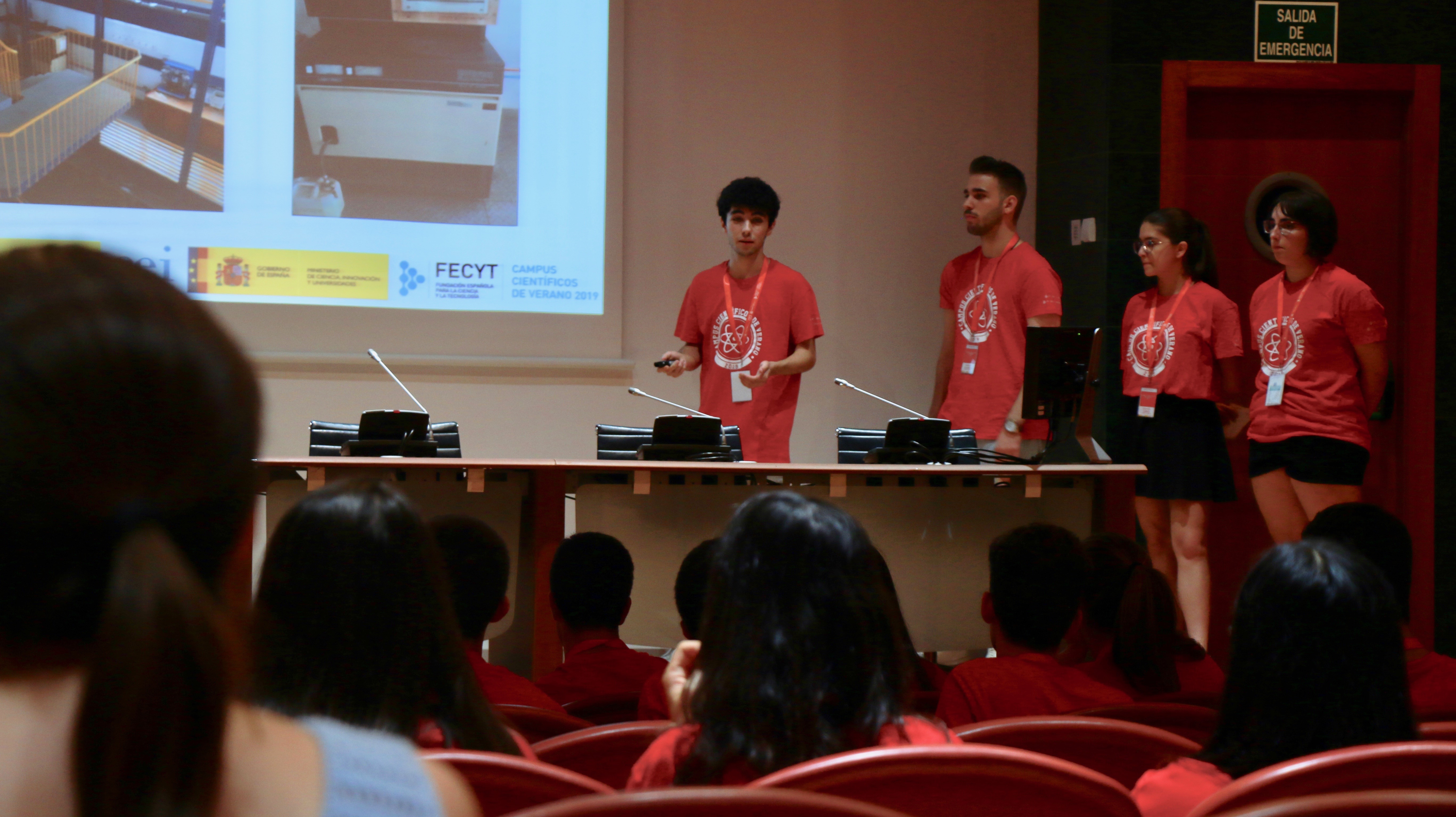 La UGR clausura con éxito su décima edición de los Campus Científicos de Verano