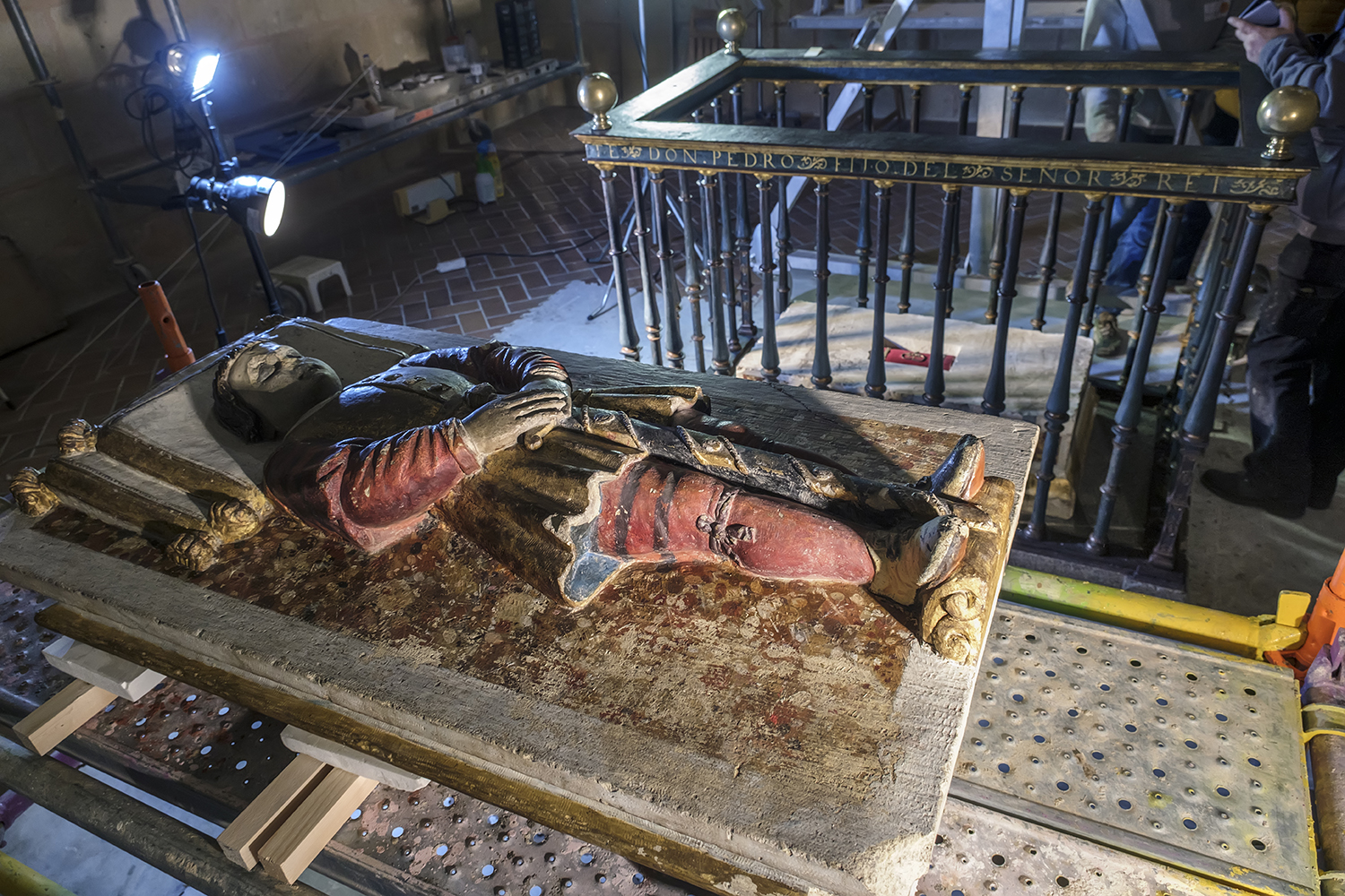 análisis antropológico restos óseos Infante Don Pedro