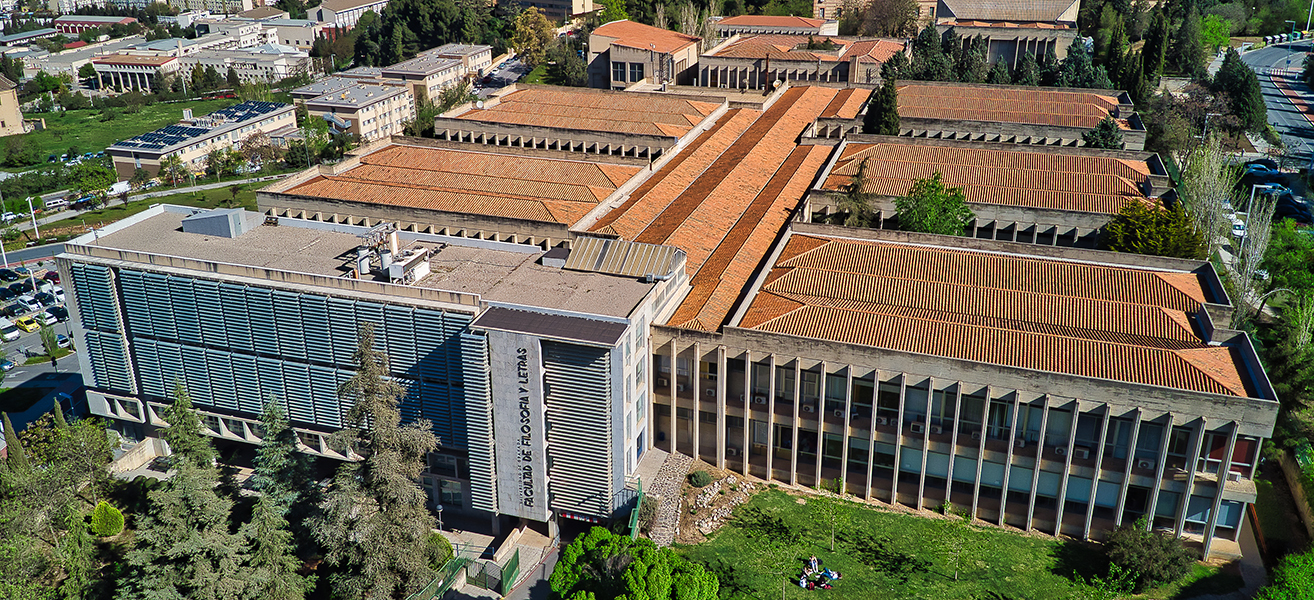Vista desde dron de la Facultad de Filosofía y Letras de la UGR