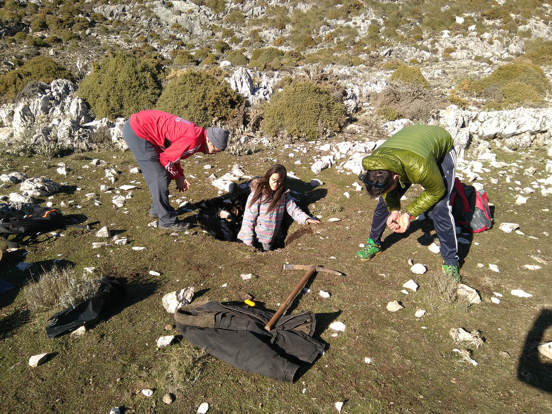 Trabajo de campo de los investigadores en un enclave de la Serranía de ronda