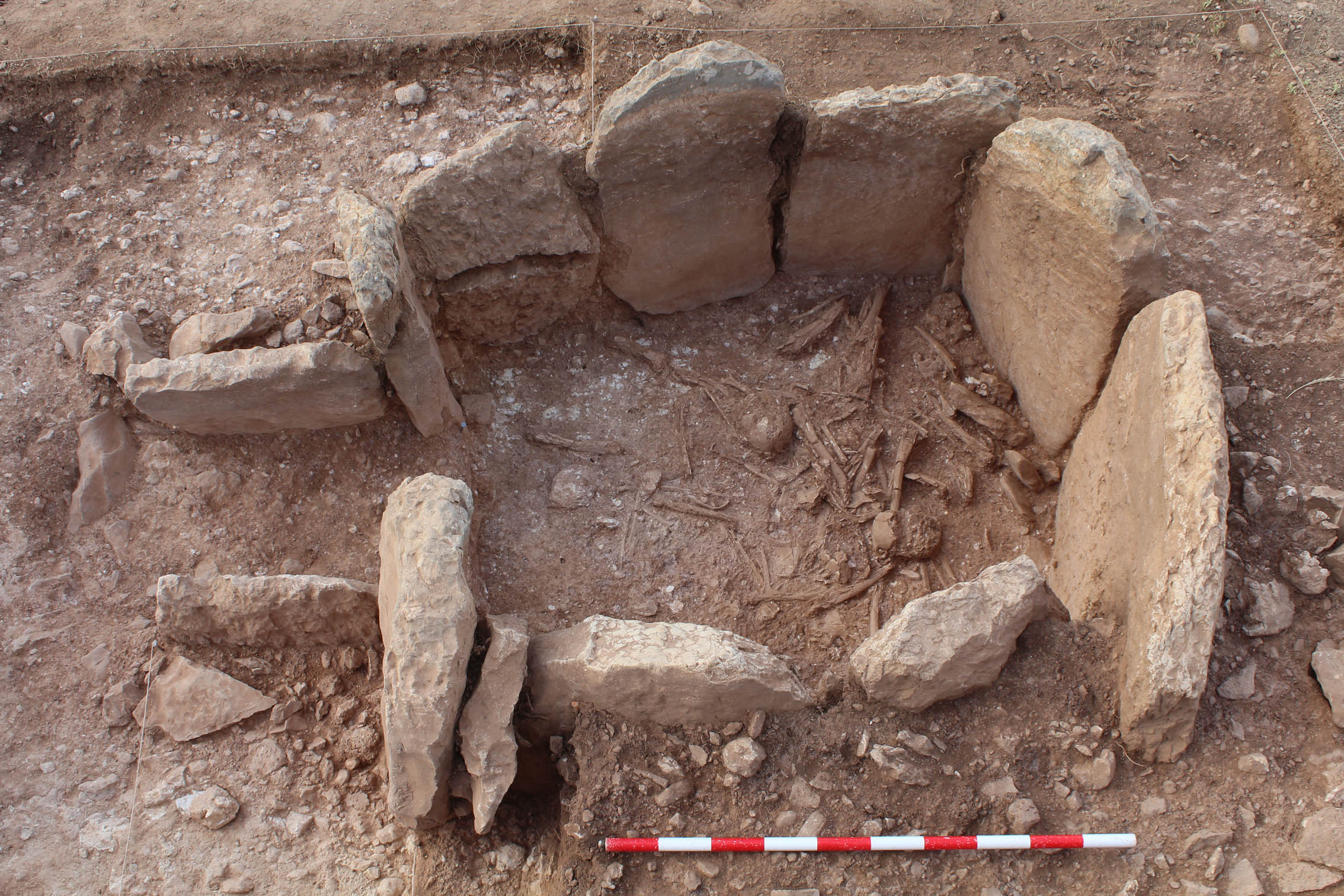 restos mujer romana enterrada en la necrópolis megalítica de Panoría