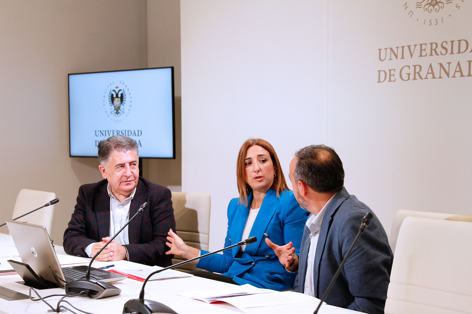 Manuel Martín, Margarita Sánchez Romero y José Luis Cabezas durante la rueda de prensa de presentación de las Jornadas