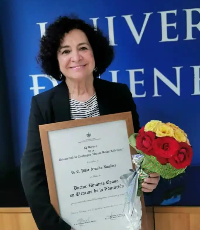 La rectora Pilar Aranda recibe el título de Doctora Honoris Causa por la Universidad de Cienfuegos en Cuba