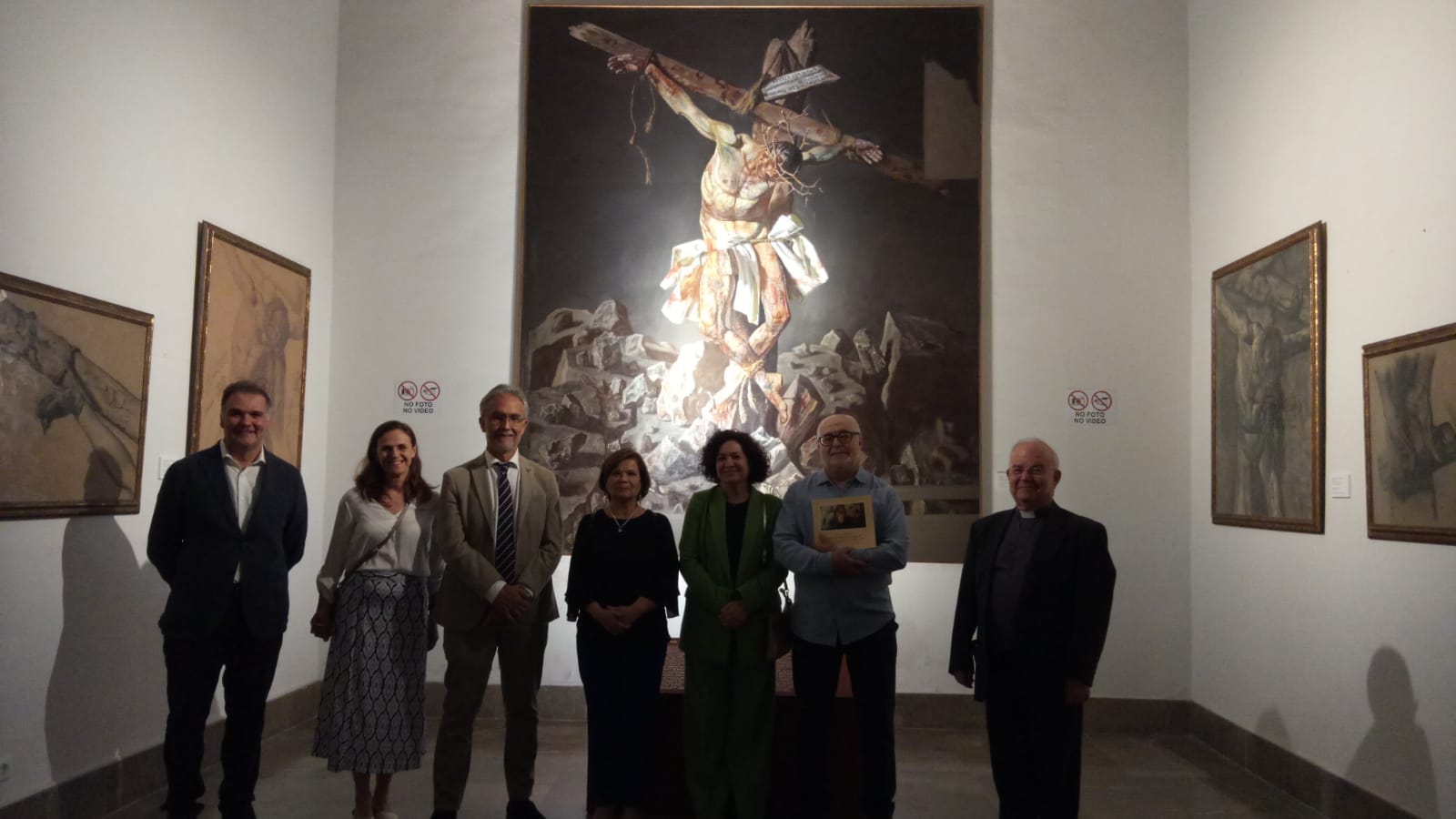 Acto de entrega de la donación a la iglesia Santa María de la Encarnación de la Alhambra
