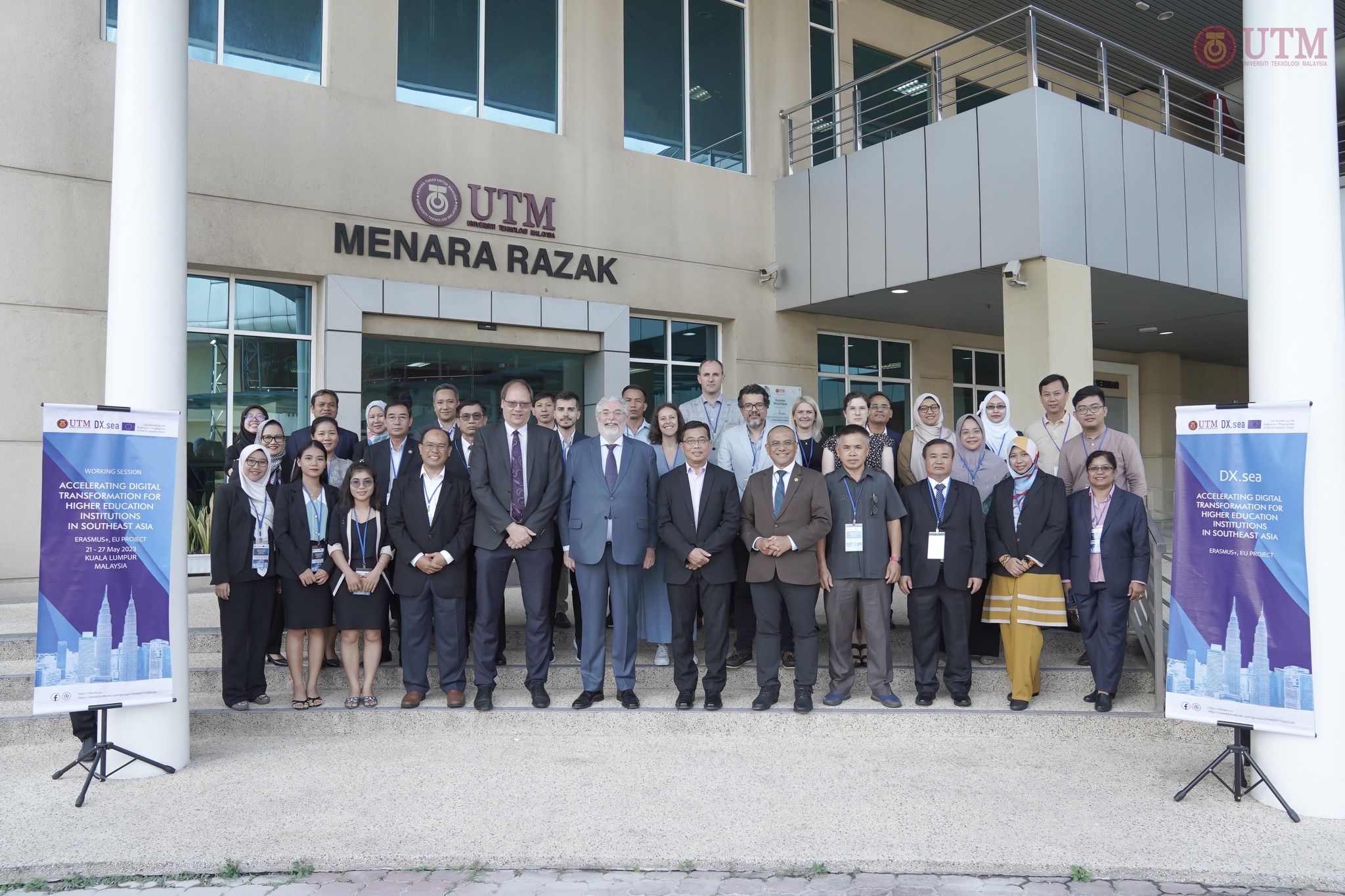 foto de grupo de la reunión en la  Universiti Teknologi Malaysia