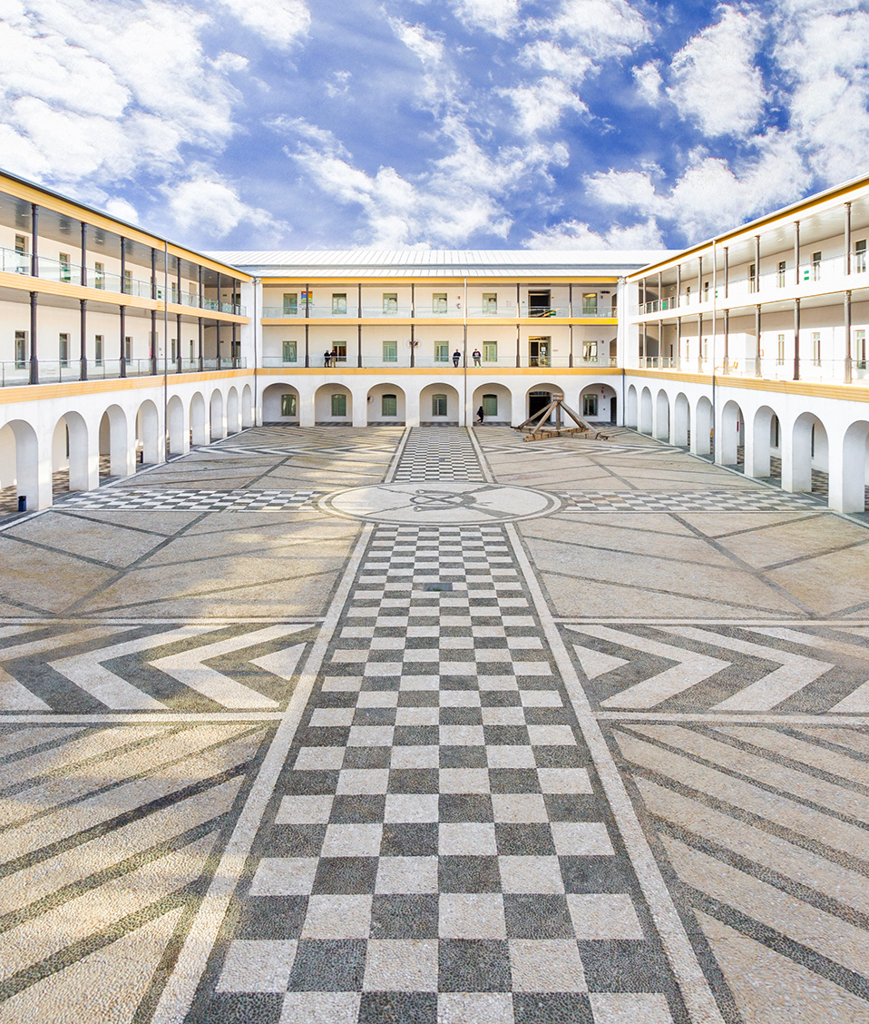 patio interior Campus de Ceuta
