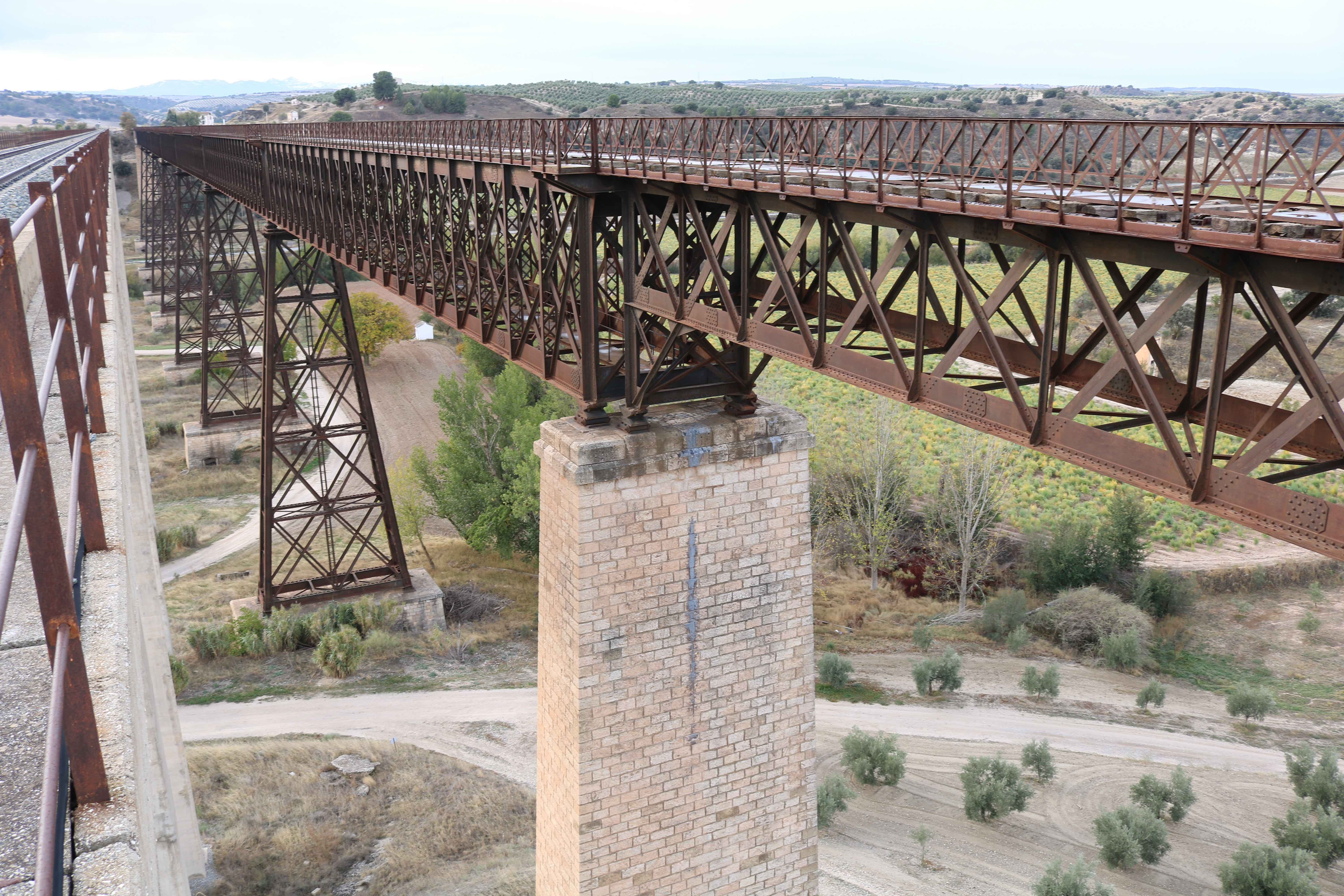  viaducto de Guadahortuna