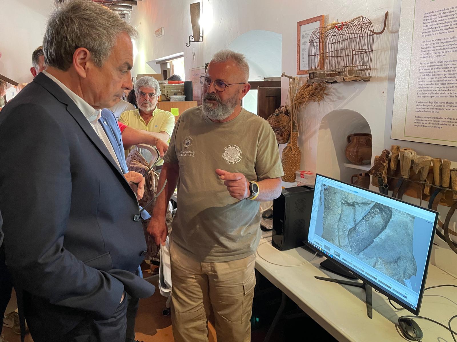 El expresidente Zapatero visita los trabajos de la UGR en Víznar