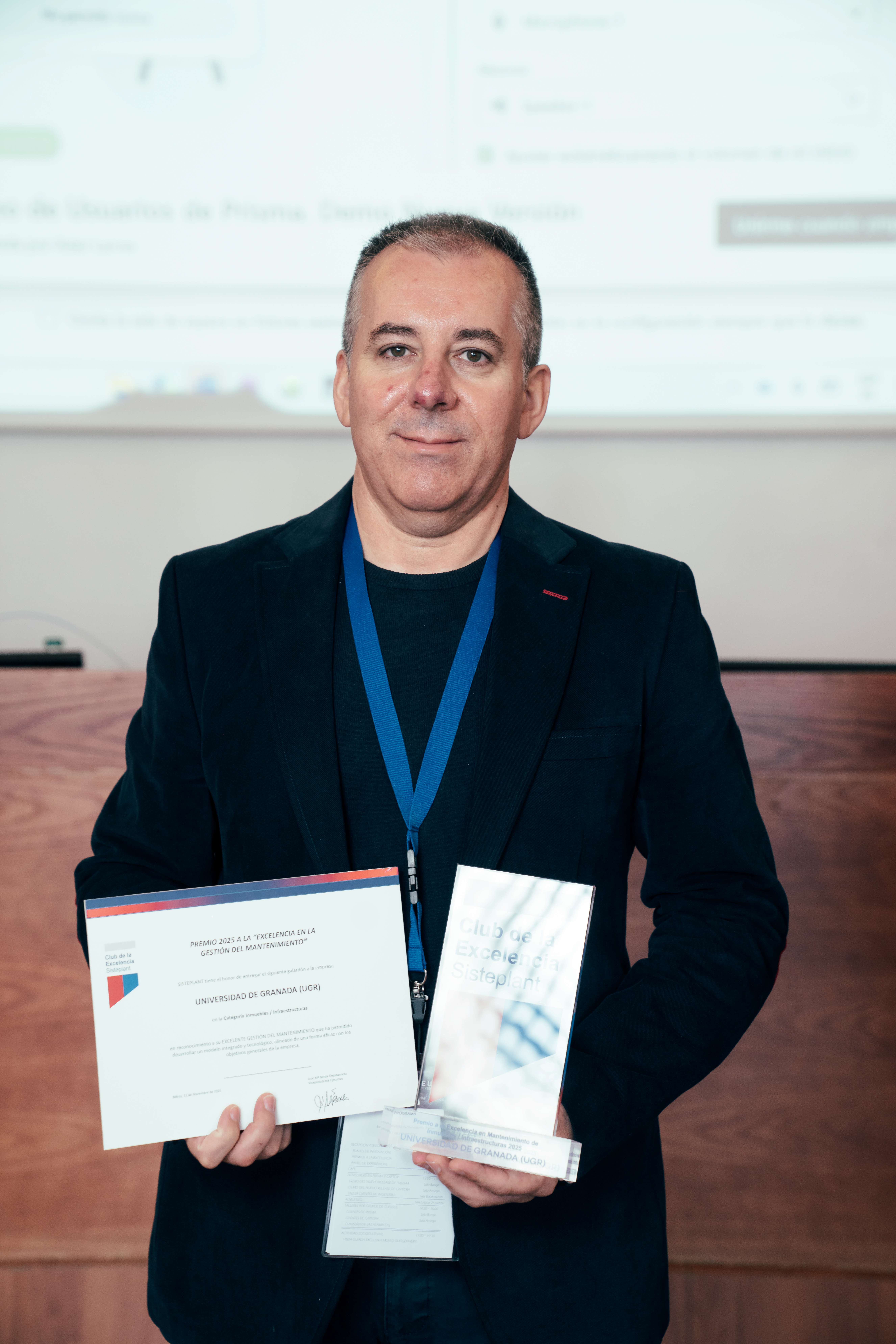 La UGR recibe el Premio a la Excelencia en Mantenimiento, categoría Inmuebles e Infraestructuras