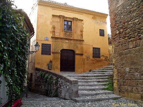 escalinata de la casa de porras de la Universidad de Granada