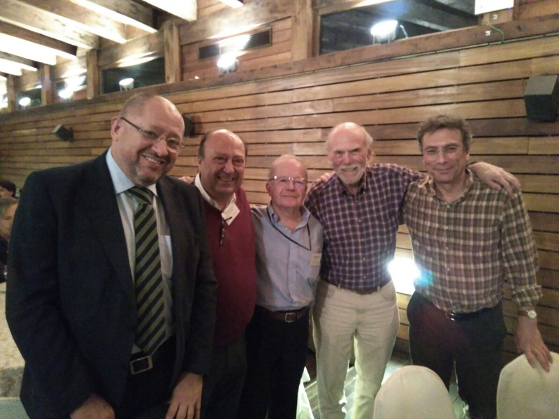 Foto de grupo con Barry Barish, premio nobel de física 2017
