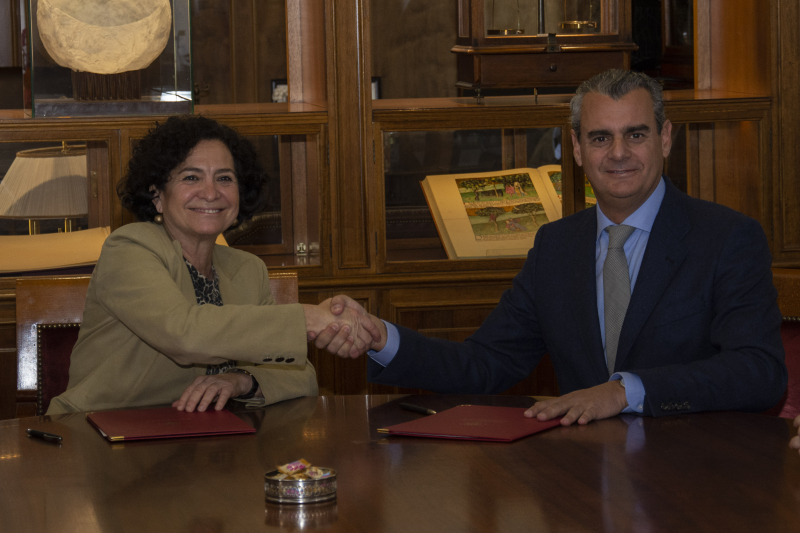 La UGR y el Colegio Oficial de Veterinarios de Granada firman un convenio de colaboración para c...