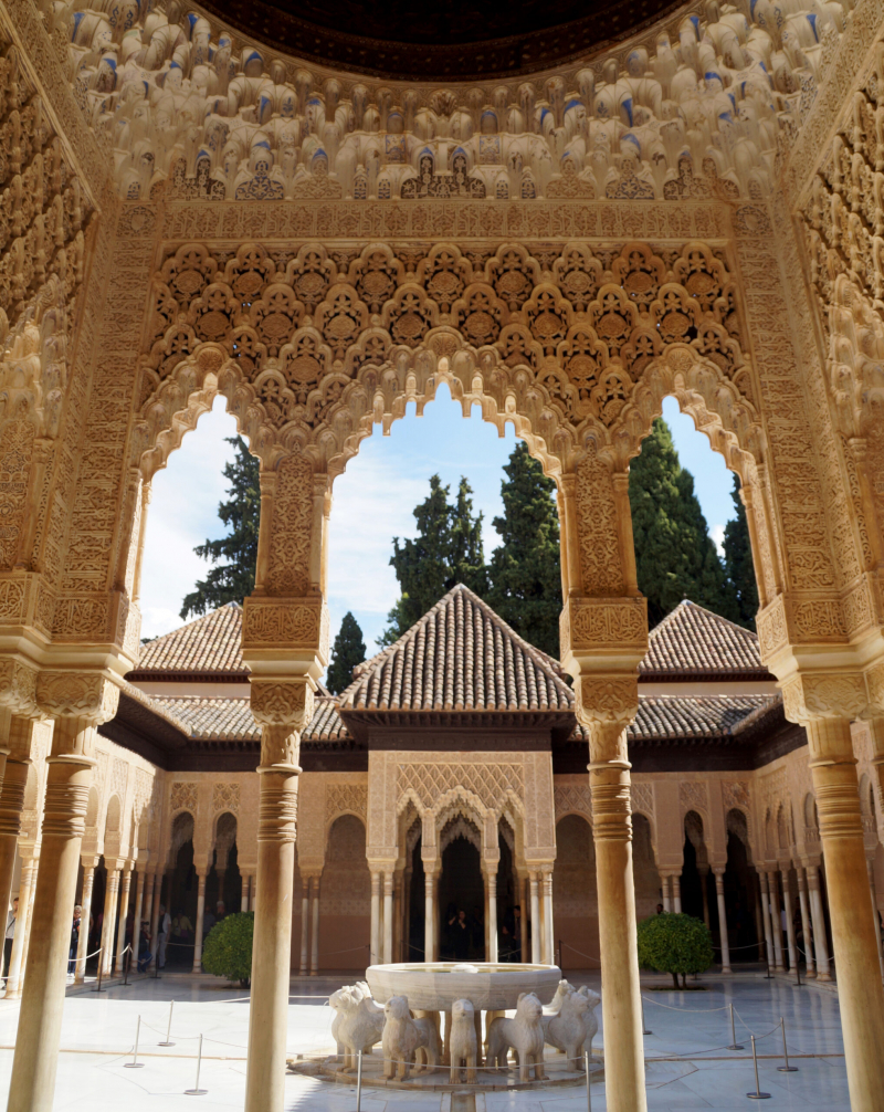 templetes del patio de los Leones en la Alhambra