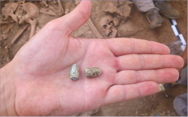 D:\Documentos\Arqueología y Memoria Histórica\Imágenes\Excavación Memoria Histórica - Gualchos (Julio - Agosto 2012)\DSC_0612.JPG