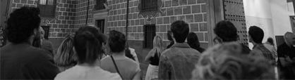 madraza publico en el exterior de la madraza
